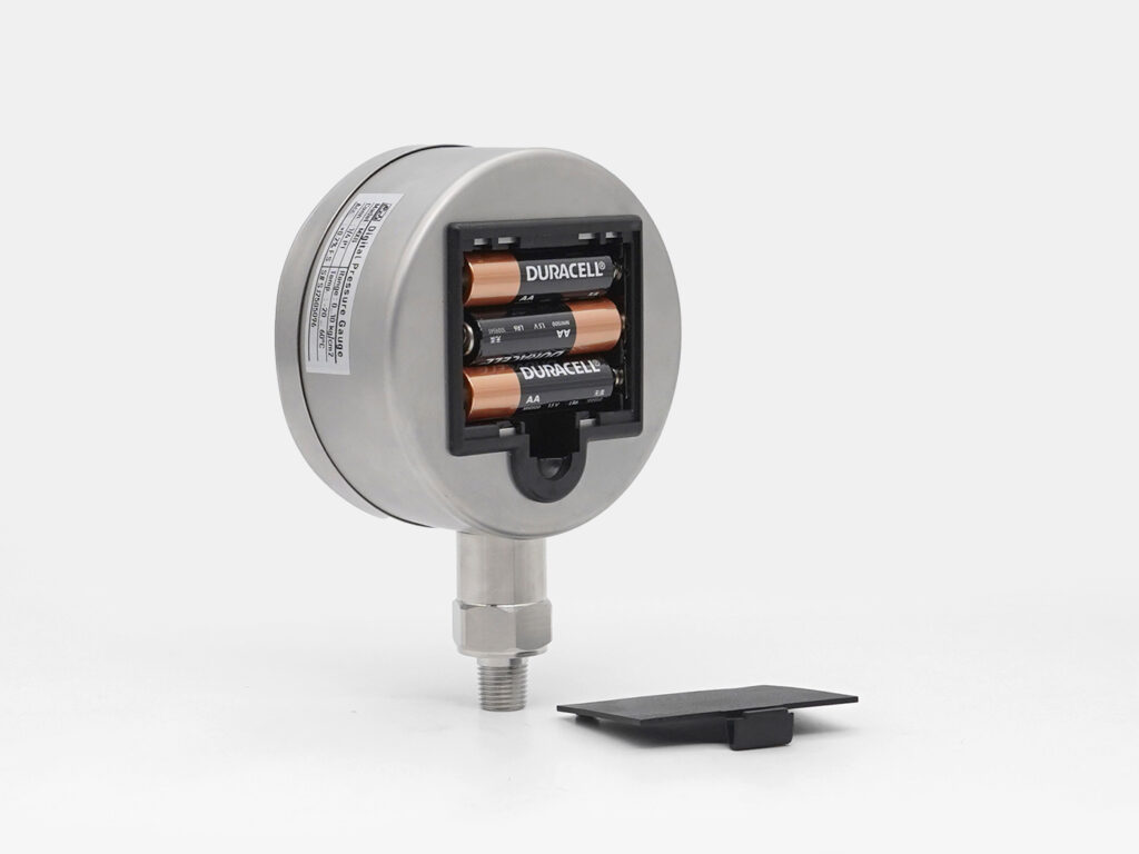 Easy battery replacement without external wiring