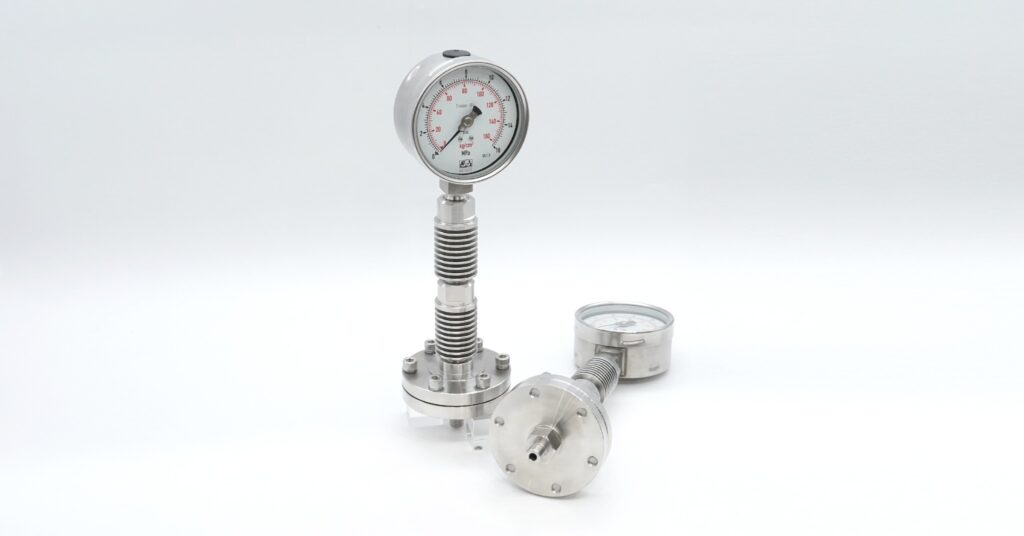 Laser-welded stainless steel pressure gauge with diaphragm seal for extreme cold temperature applications.