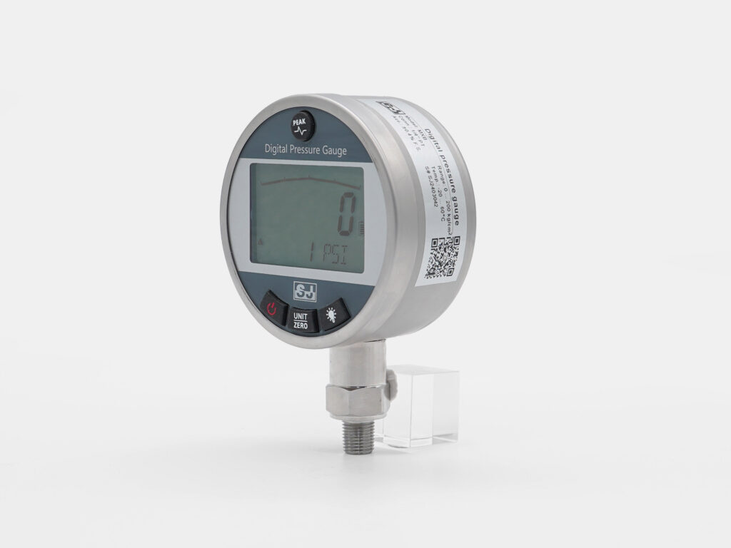 High precision stainless gauge for industrial fluids