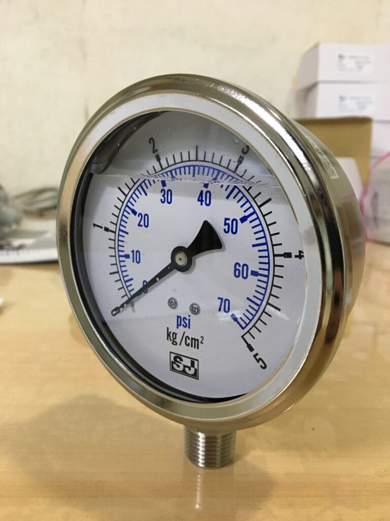 Stainless pressure gauge for ANSI ASME flange applications