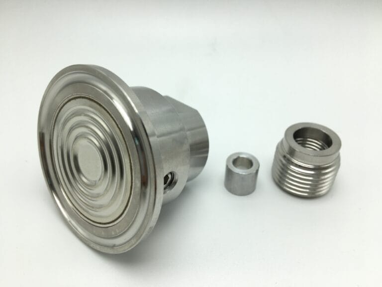 DIN diaphragm seal and flange connection for pressure gauge
