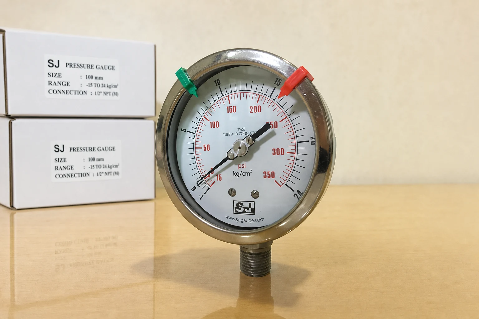 SJ pressure gauge with exposed male process connection thread
