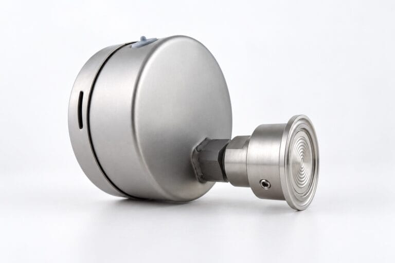 Pressure gauge with a sanitary diaphragm seal, showing the diaphragm and sealing face.